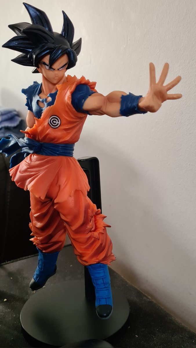 VICTORYNOODLEZ1's tweet photo. Got this at Auckland Armageddon Expo, and my new lightsaber will be with me in 2 weeks 😁 https://t.co/f79xysfeCX