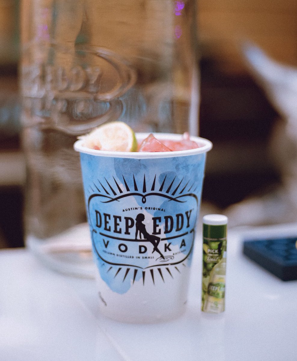 SplashHousePS's tweet photo. Nighttime is the right time to take flight with @deepeddyvodka cocktail
#mixwithmusic https://t.co/nmWJOjmk8J