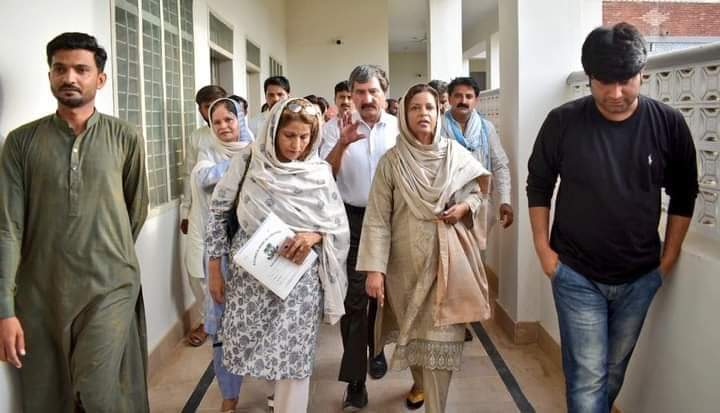 mursabro1's tweet photo. پاکستان پیپلز پارٹی کی مرکزی رہنما و منتخب رکن قومی اسمبلی #ڈاکٹرنفیسہ شاہ صاحبہ کا خیرپور میڈیکل کالیج میں نئے تعمیر شدہ گرلز ہاسٹل کا افتتاح م،

مختلف رومز کی وزٹ کی اور انتظامیہ کو طالبات کو بہتر سے بہتر سہولیات فراہم کرنے کے لئے ہدایات،

@ShahNafisa https://t.co/jDQhZoq8D9