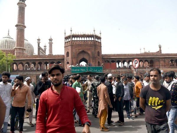 feedmileapp's tweet photo. Two person Arrested & Section 153A added in connection of Jama Masjid Protest.said DCP Central District Shweta Chauhan to ANI
#feedmile #JamaMasjid #JamaMasjidProtest #Delhi #Arrested #protesters #Section153A https://t.co/yVLO19vdLV
