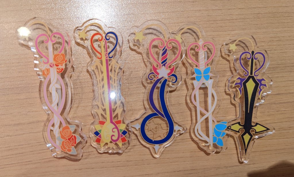 thelof9's tweet photo. The restock on my pride keyblades arrived 💖🏳️‍🌈🏳️‍⚧️✨ https://t.co/l9knoThBvo