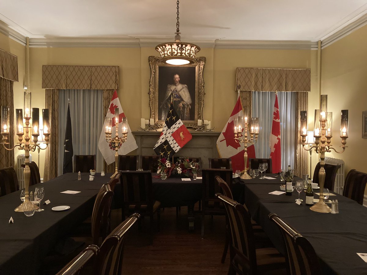AdamKSTJ's tweet photo. Relaxing evening at the #HamiltonClub with old friends @wilder_drew and new @cadetsca colleagues celebrating La Capitaine’s @jburgoin 40th Birthday with a great mix of friends from @CanadianForces / @RHeraldrySC and @SJAOntario 🎉👍🏼 https://t.co/vUrHcKRO4H