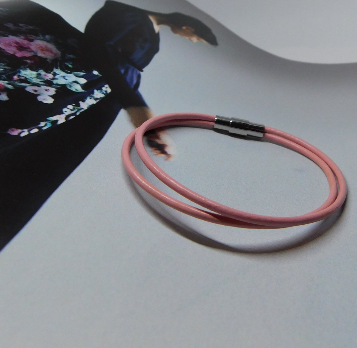 JuSal08's tweet photo. Really love this, from the Etsy shop MJBastias. https://t.co/IoprOHgkMY #etsy #jewelry #bracelets #leatherbracelets #womensbracelets #bohemianbracelets #delicatebracelet #simplebracelet #braceletleather #braceletforwomen https://t.co/g1aruQG2bQ