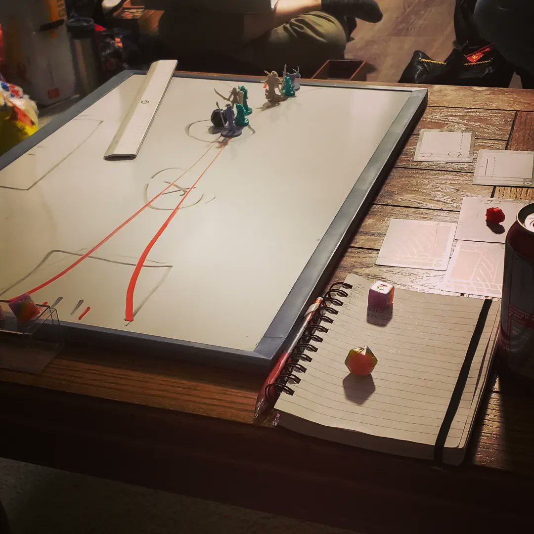VincaVinye's tweet photo. Saturday night fights...#notasquirrel #DnD5e #DnD #ttrpgcommunity https://t.co/ZZsvIokArr