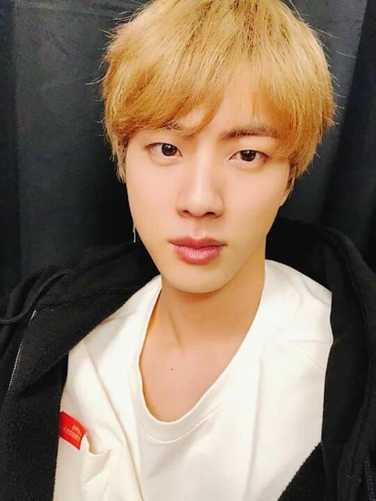 ksjchae's tweet photo. isa &amp; jin : cute blondes https://t.co/IiEZhWXOtm