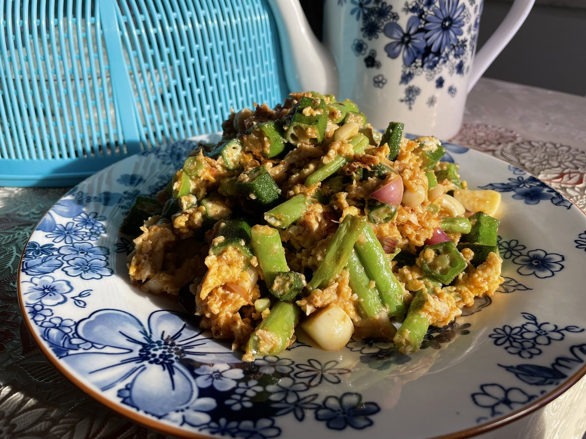 ahmadmaslan's tweet photo. #MasakSendiri
#RESAM Resipi Ahmad Maslan
Sayur Goreng Campur - sos tomato, kacang, bendi, bawang, telur, cendawan, perisa, garam, minyak #sawit
#AhmadTea (suka jenama ini sbb nama serupa. Alangkah baiknya jika saya yg empunya) https://t.co/VvzObU48VJ