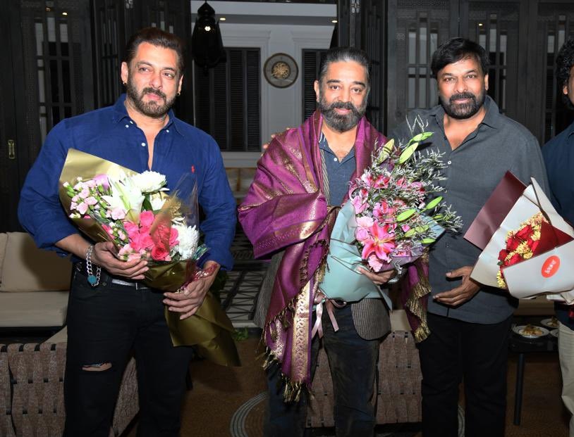 VishalRC007's tweet photo. Legends of Indian Cinema in one frame 🔥🔥🔥 #SalmanKhan #Chiranjeevi #KamalHaasan #Vikram https://t.co/9ngaDB4LNu
