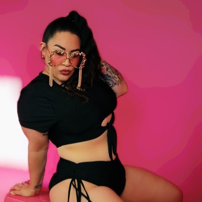 herfades's tweet photo. #NewProfilePic #Dallas #meghanfabulous #SummerVibes #thicklatinas #viral #vibes https://t.co/ddO9Ajr33B