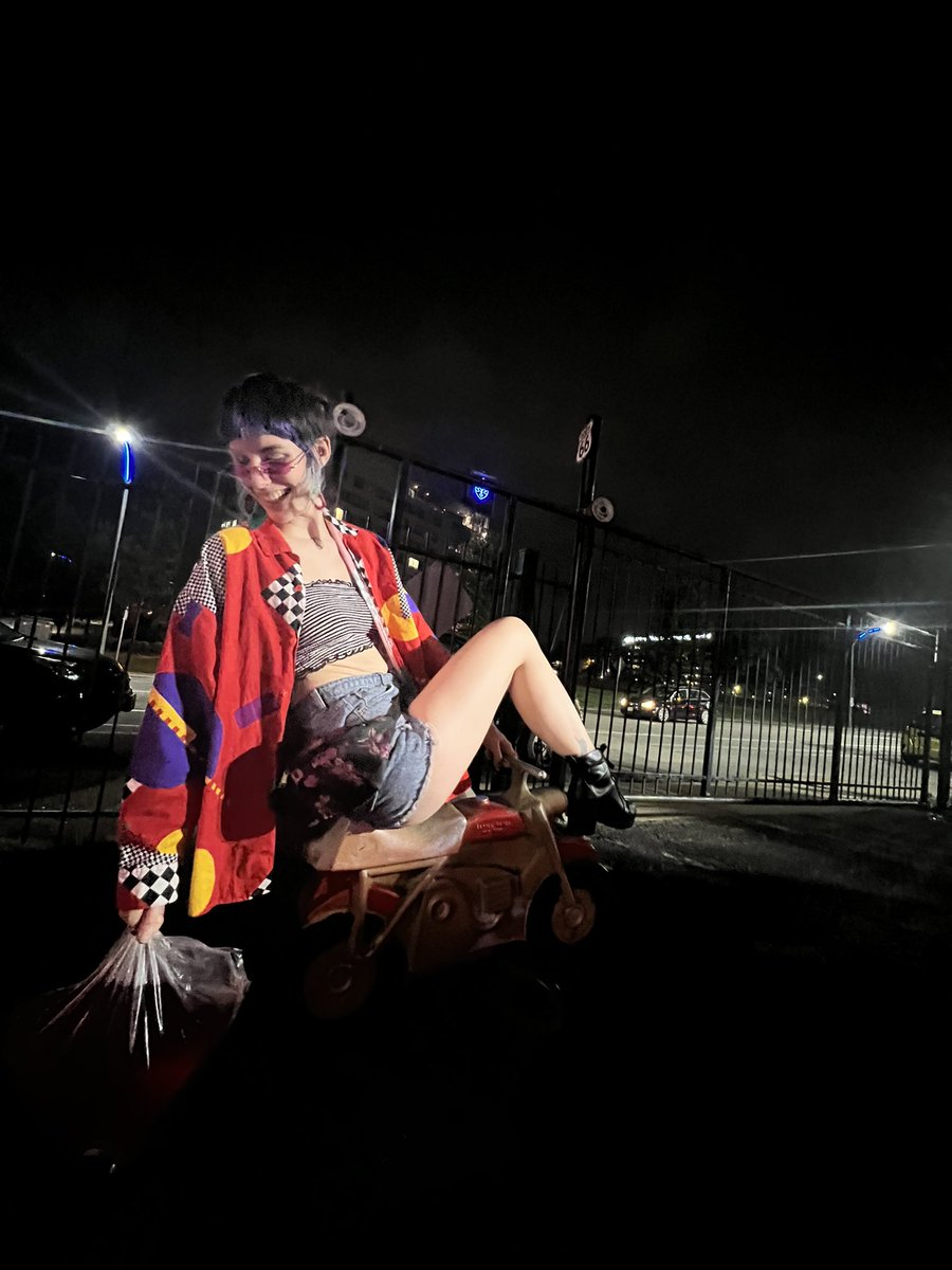 kyle_biscuits's tweet photo. Photos I take of her: 🥹

Photos she takes of me: 🙄 https://t.co/ifsMzNuPaj