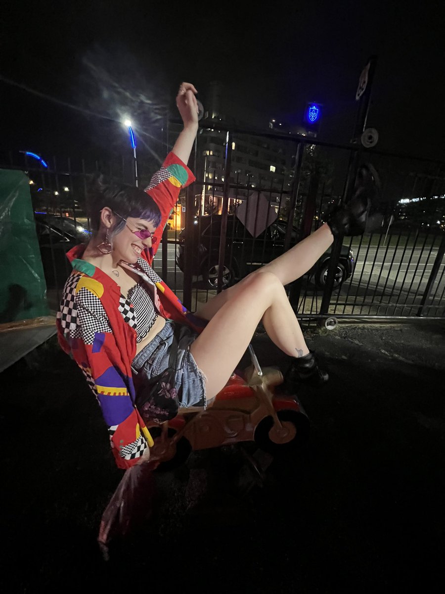 kyle_biscuits's tweet photo. Photos I take of her: 🥹

Photos she takes of me: 🙄 https://t.co/ifsMzNuPaj