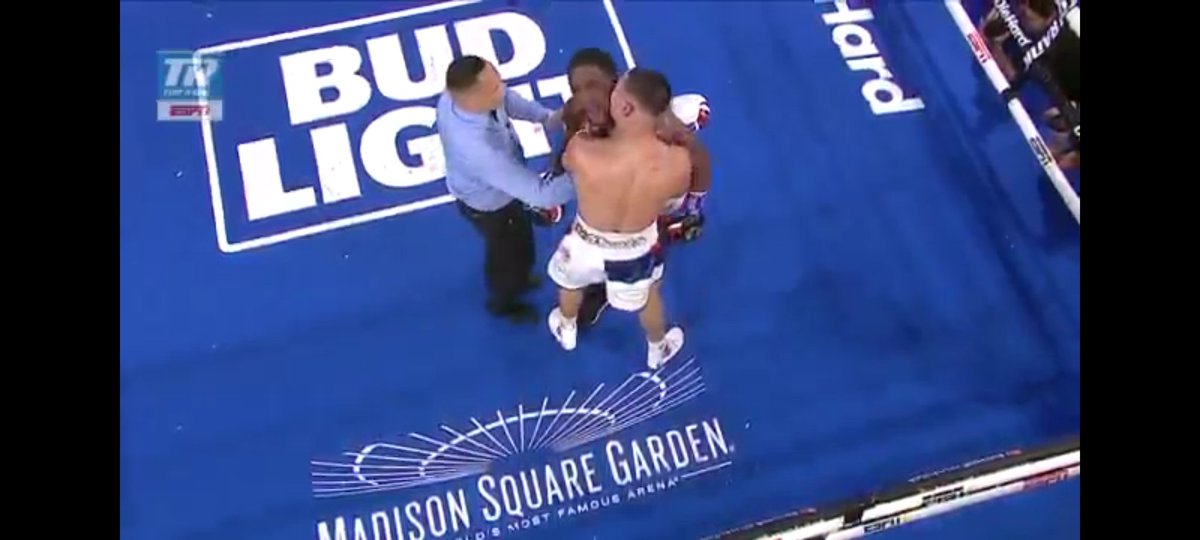HarDlInE_BoSS's tweet photo. Live @EdgarBerlangaJr Just Bit Anjulo...Live Image from @DigitalBlackTok #Dbdsports https://t.co/okHX9RVUPd