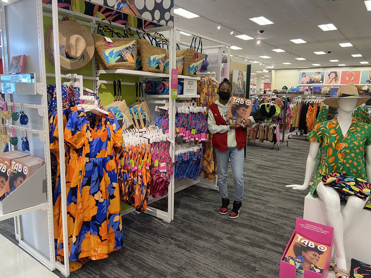 I love a good collab and LTO Saturday!! <a href="/IamTabithaBrown/">Tabitha Brown</a> brings all the postive, bold, confident, fun, summer vibes and we can’t get enough! DBO Amber greeted all our of guests and helped them with pieces in store and online! So much joy! 🌸 🎯 <a href="/tonypena/">Tony Pena</a> <a href="/m_deyle/">Mike Deyle</a>