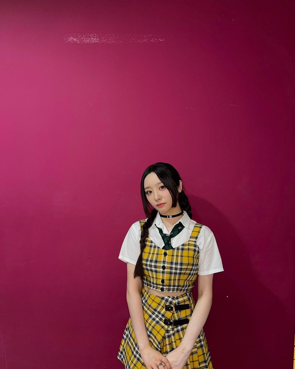 picsofnagaihina's tweet photo. [📸] 220612 Hina Instagram Update 

“Have a good Sunday, Sumit 🌻
Have a nice Sunday ... ! 🍀 (In Japanese)” 

#히나 #HINA #LIGHTSUM https://t.co/Ra579FGMxH