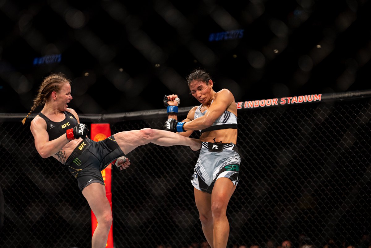 ufc's tweet photo. #𝑨𝑵𝑫𝑺𝑻𝑰𝑳𝑳 👑

[ @BulletValentina | #UFC275 ] https://t.co/JnqjH3MAez
