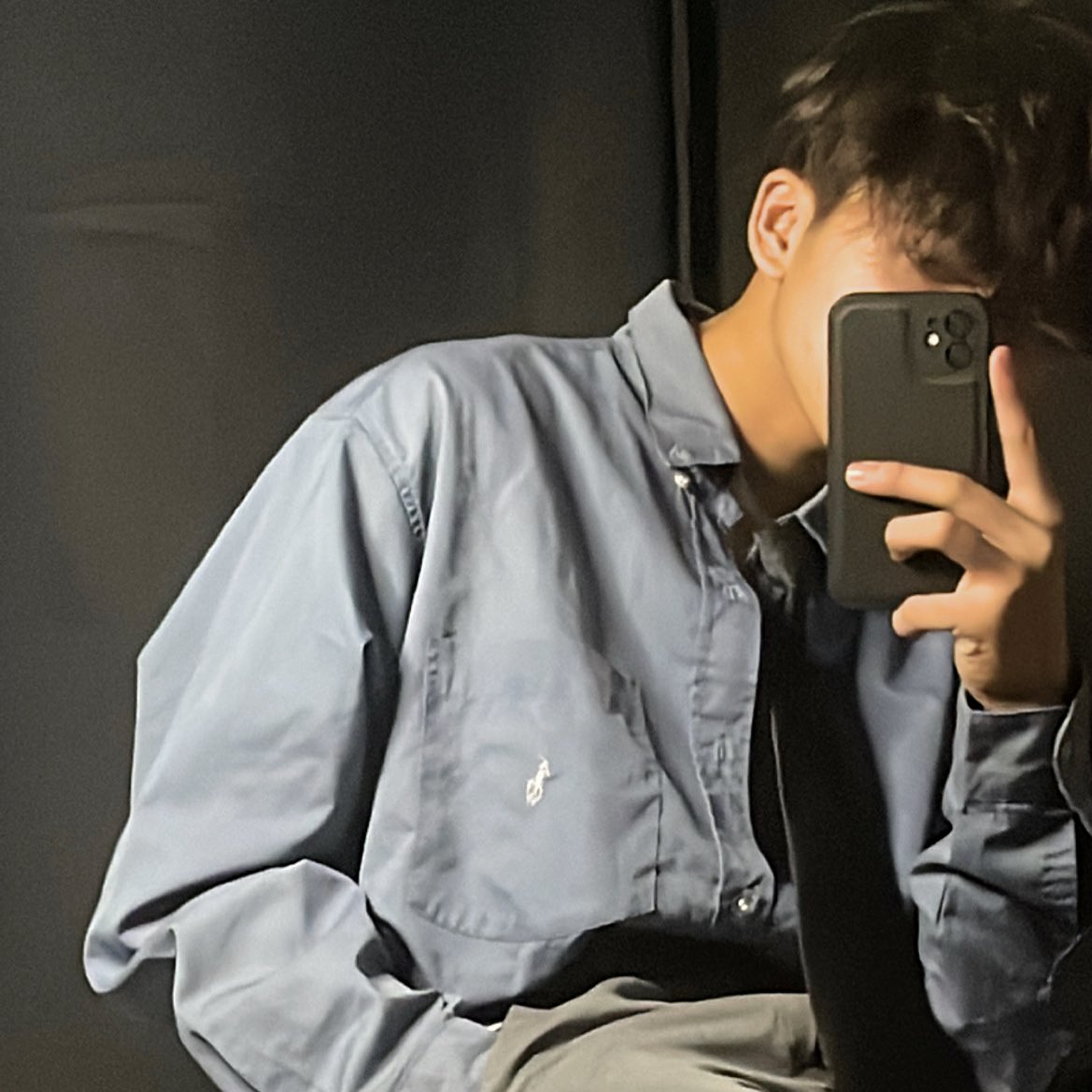 phiolugh's tweet photo. [mirror selca] #engene #selfie https://t.co/x97uqI2GOo