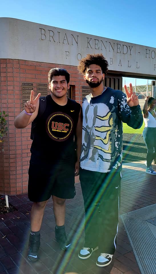 RamirezDiarte's tweet photo. Today was a great day at USC's Trojan High School Elite Camp.  Had To Grind it and get great guidance from @CoachNua and @CoachRoyM Thank You Coaches !

@CoachTThom @KTalavou @NoaPouono @BigsJuice @OLCoachCam @CALEBcsw https://t.co/kQ8UTI6PP4