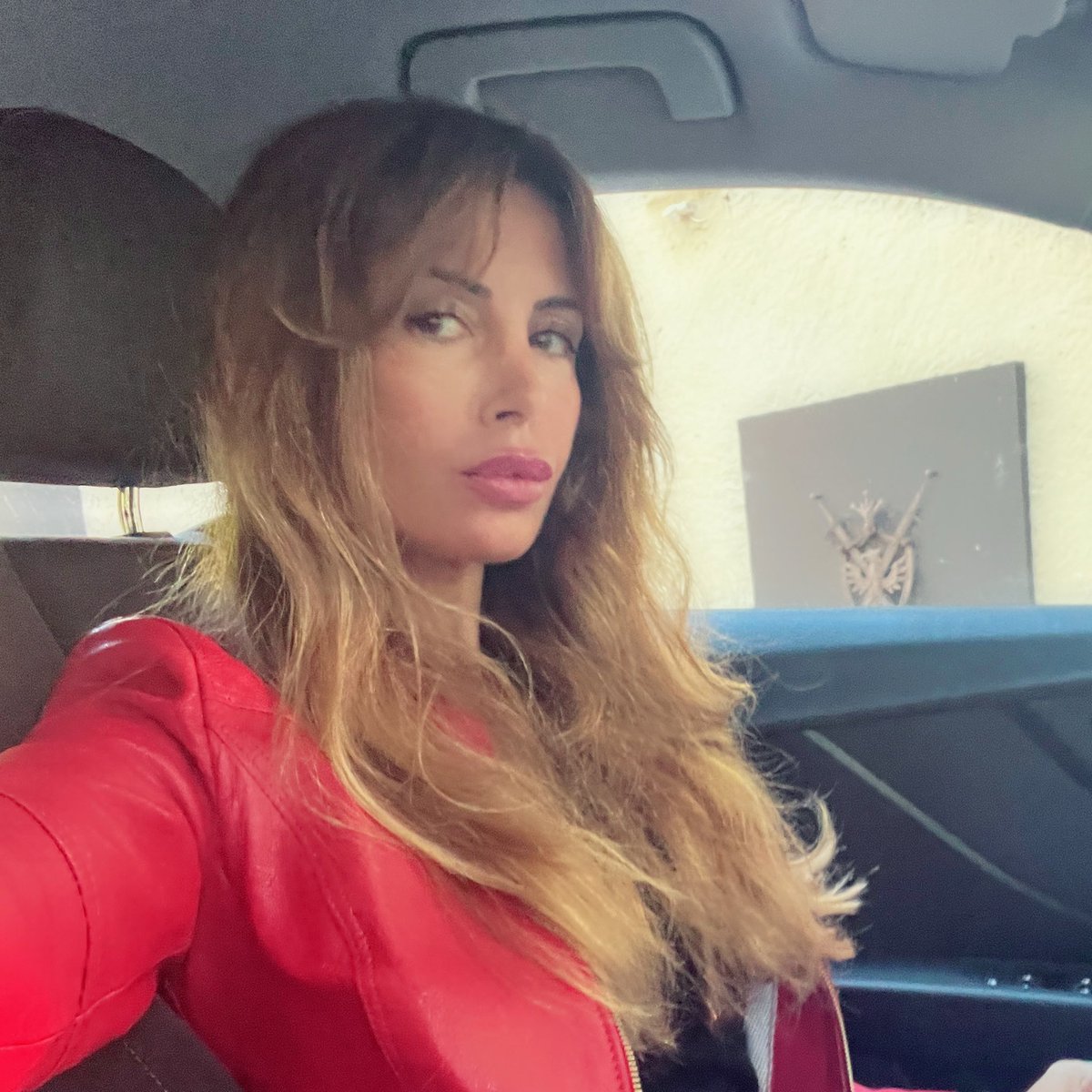 tizianafait's tweet photo. #buonadomenica ❤️ #sempreinviaggio #me #photooftheday #selfie #tizianafait #faitstyle #faitpower #motorinrosa #teneteimotoriaccesi https://t.co/iRaslkFILs