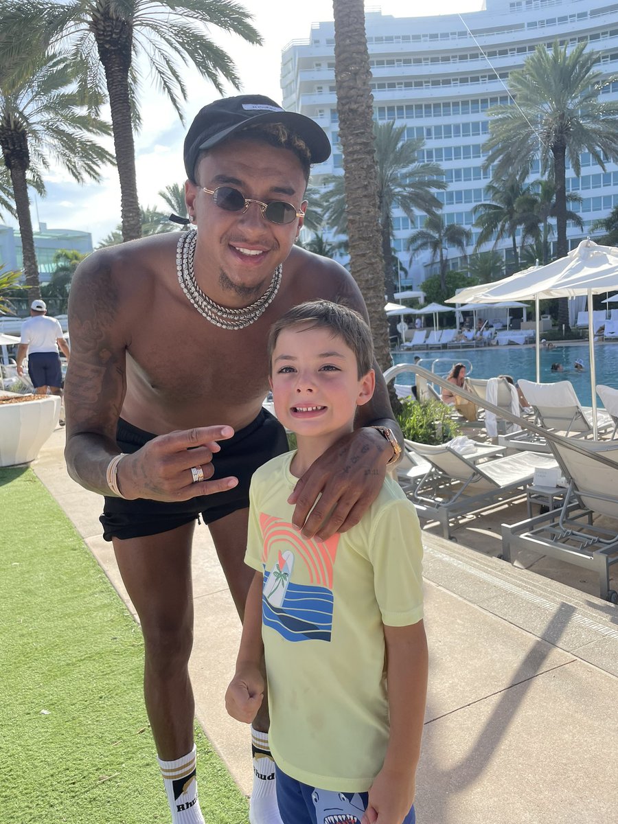 bobbysbeats's tweet photo. @JesseLingard Thank you for taking the time spend with our boy and being a genuinely great guy 👊👊👊 #miamibottleflipchamp https://t.co/WU4T20ssxW