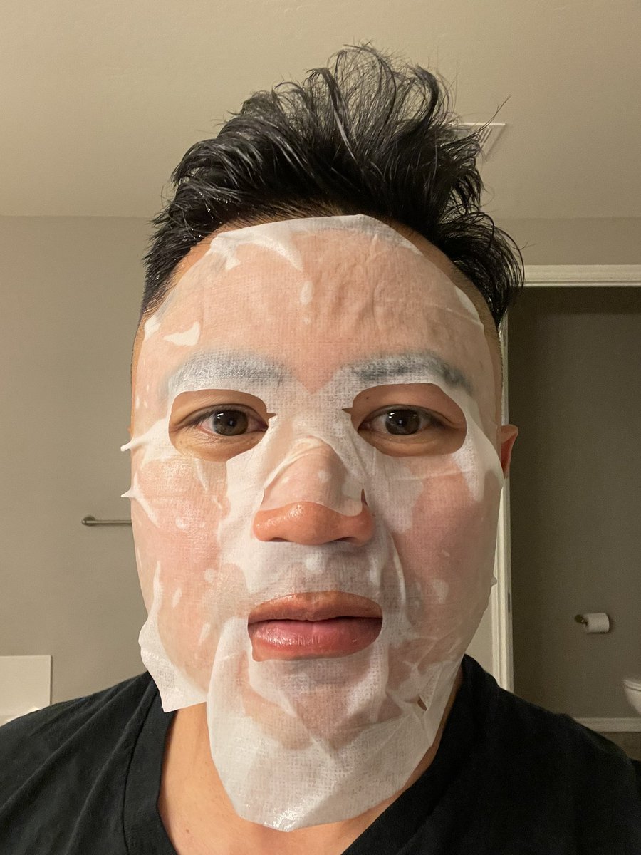 sdjoe21's tweet photo. Theresa said I am starting to look old and I need to put on a mask. 😂😂😂
#SunBaked
#GettingOld
#Wrinkles https://t.co/xRYiOzEY0B