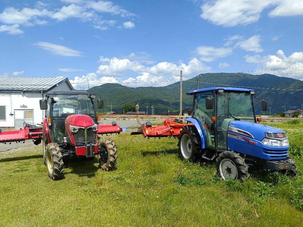 zakojifarm's tweet photo. 田植がほぼ終わりました😆
これで一年のうちの6割くらいの仕事が終わったようなものです。
今日は頑張ってくれたトラクタをきれいにしてます😄 https://t.co/G1qMGPxbVL https://t.co/8AJQRafz9Y