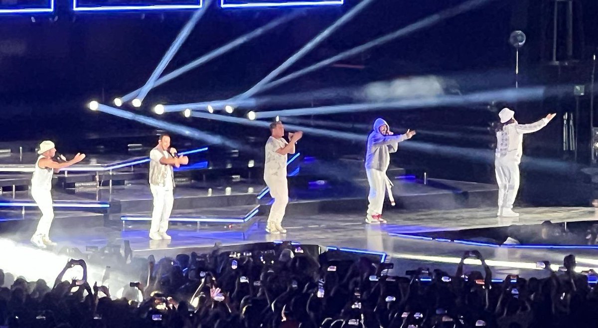 jonique_s's tweet photo. Saw the @backstreetboys tonight, I could cry. #BSBABQ https://t.co/AF92KHoh64