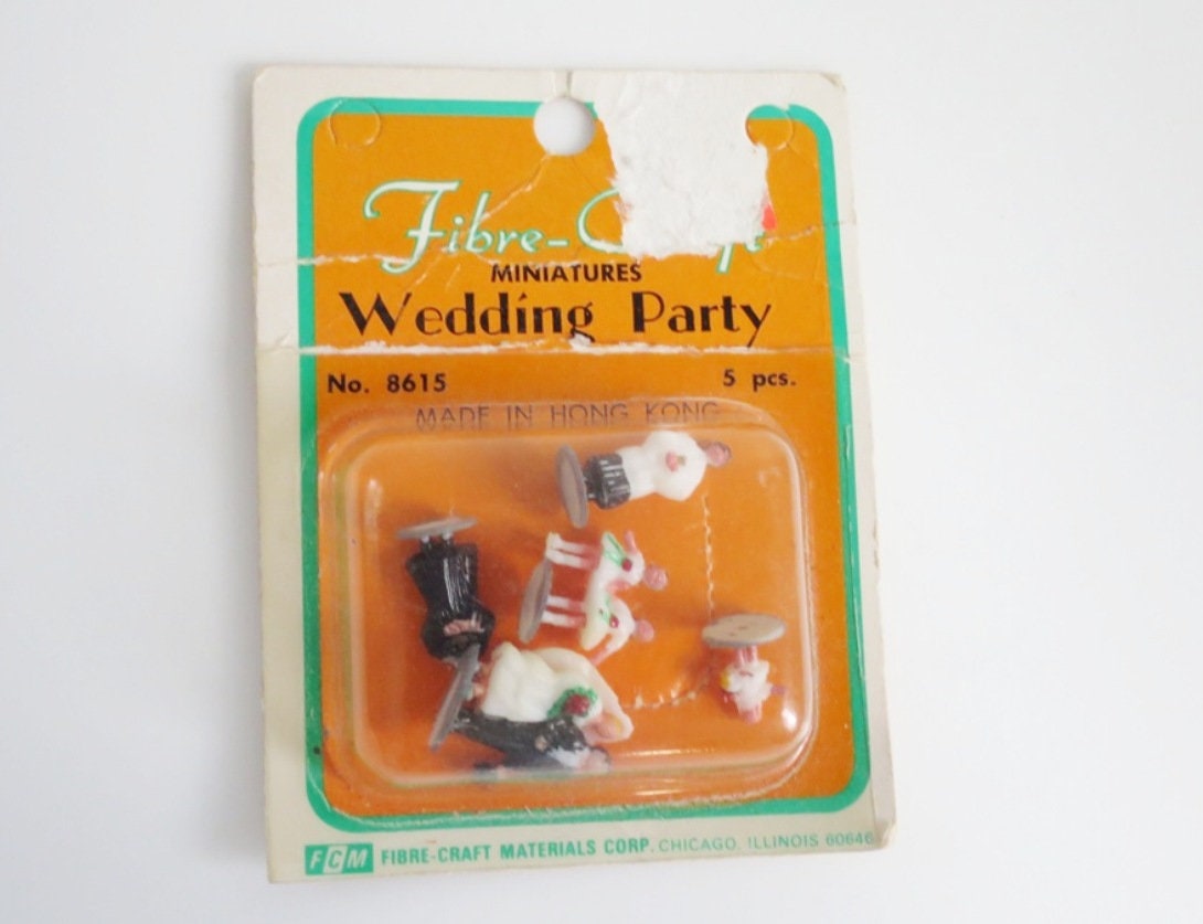 swirlingorangeE's tweet photo. Micro Miniature Wedding Party, Dollhouse Wedding, 1:24 Craft Miniature, Teeny Tiny Bridal Party https://t.co/3HbX6nMdkp #Wiseshopper #Dad22 #TMTinsta #Etsyteamunity #MiniatureWedding https://t.co/VvFYkMxRDE