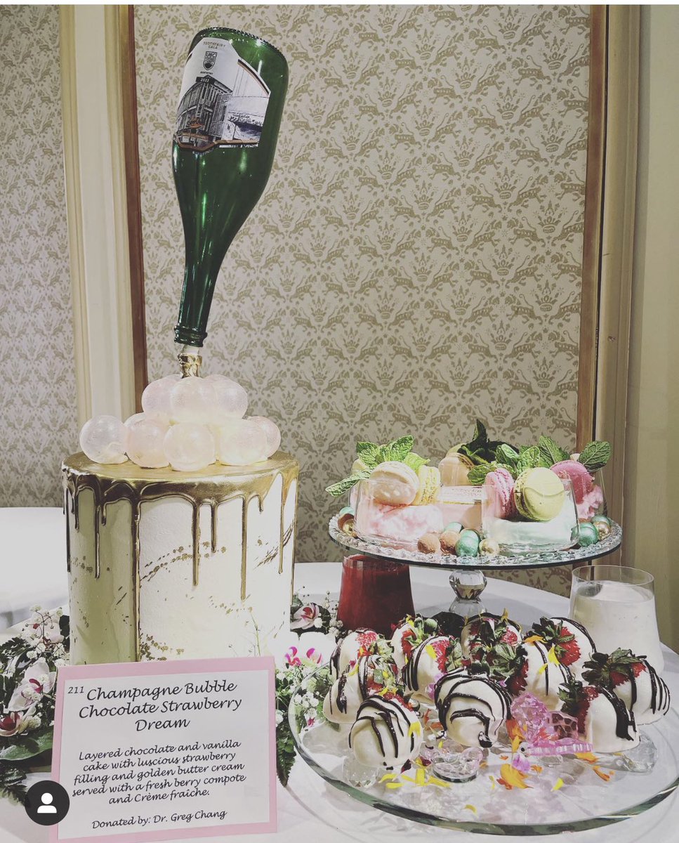 FredAboutTown's tweet photo. Champagne Bubble Chocolate Strawberry Dream Cake draws top bid of $26,500 in #PDC @bcdentalassociation @galatoothfairy #cakeauction @FairmontVancouv helping raise more than $200,000 for @UBC @ubcdentistry #SaveASmileprogram #toothfairygala β€οΈπππΎ https://t.co/tiNMlwf81S