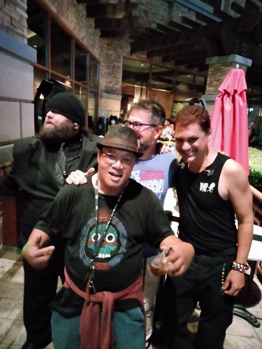 EdquidFroy's tweet image. Representing the spirit of @DeadMansPartyCA #oingoboingo  #dannyelfman #perfectsystem this is your reunion tour if you did bring the band back 2 gether tweeted you to show up at #palacasino and I am @EdquidFroy therealeufracio@gmail.com #HappyFathersDay  eve