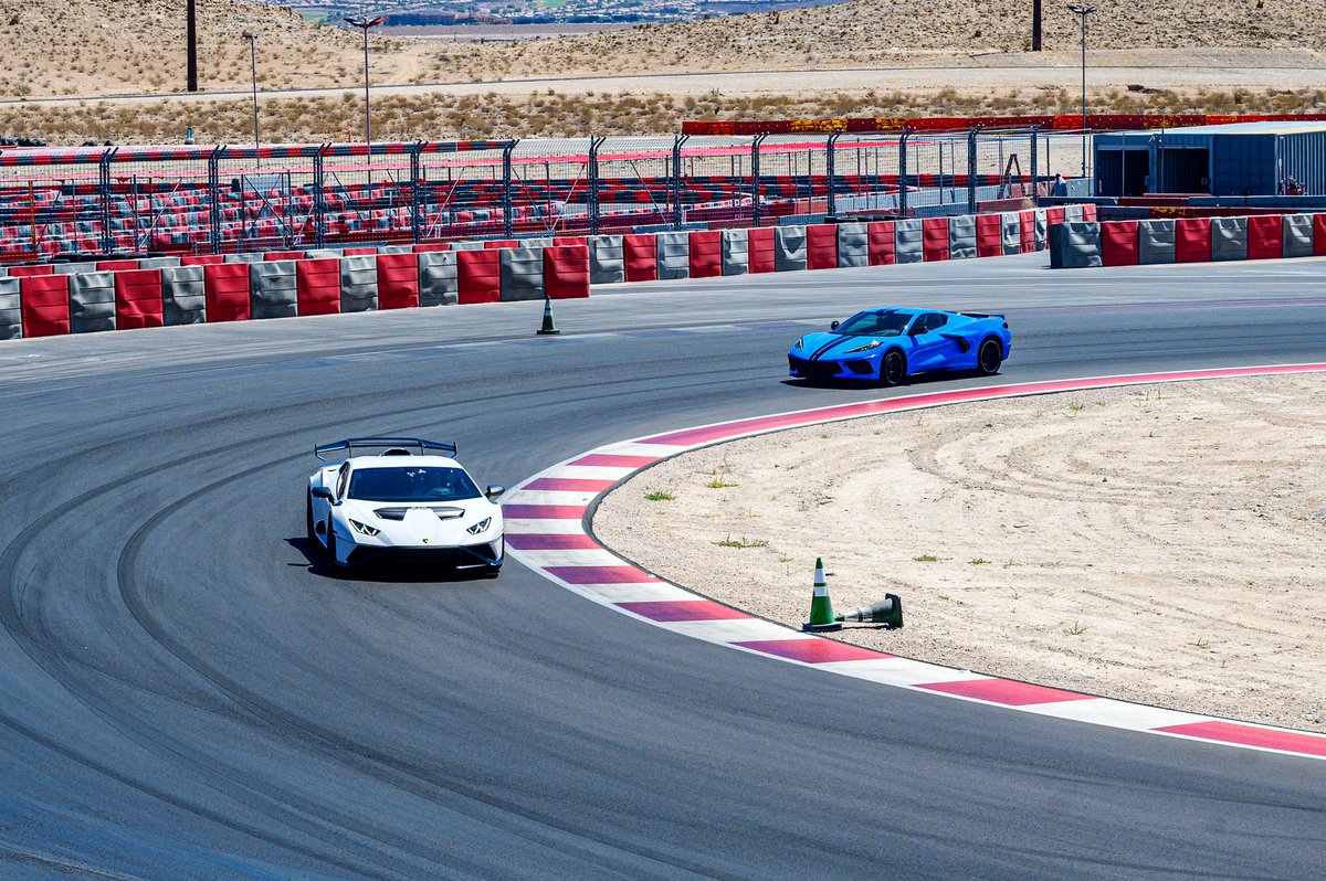 _dylanwee's tweet photo. Las Vegas 2022 — Day 3: Race it like you STOle it || #exoticsracing #speedvegas #lamborghinihuracanSTO #lamborghini #huracan #STO #racing https://t.co/8ohXgQv4DU