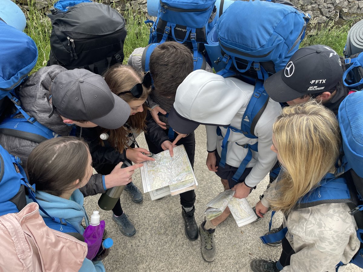 ChallengeEx's tweet image. Silver @DofE @DofENorth practice this weekend and so far so good with the weather. Quick check of the map and let’s go!