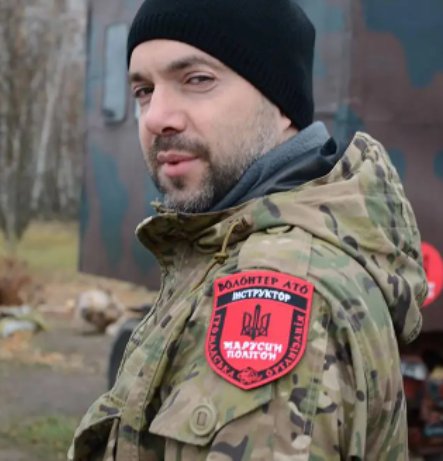 #СРОЧНО
Арестович заявил, что у РФ уже почти закончились "Искандеры" и заканчиваются вертолёты.

— "...Выходит мы их дожали, 10-15 ракет осталось, не более, а летать они теперь будут на МИ-4, а мы будем из "Стингеров", как орешки шлёпать будем.." заключил Арестович.