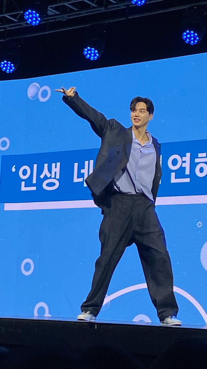 River__duck's tweet photo. 정말 귀엽다 이남자 https://t.co/5Dx4f4OgeT
