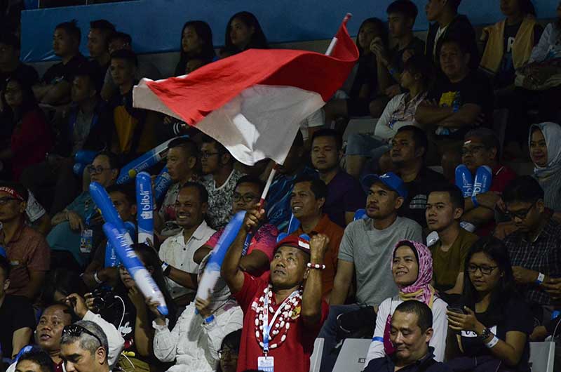 alfianto_ian's tweet photo. Ganda Putra Indonesia TAK TERKALAHKAN di turnamen Individual di Istora sejak Indonesia Masters 2018!

#DIM2018 🔥
#BIO2018 🔥
#AsianGames2018 🔥 
#DIM2019 🔥
#BIO2019 🔥
#DIM2020 🔥
#DIM2022 🔥🔥🔥

All hail Naga Api, Naga Air, dan Naga2 Istora https://t.co/646BtjNbNe