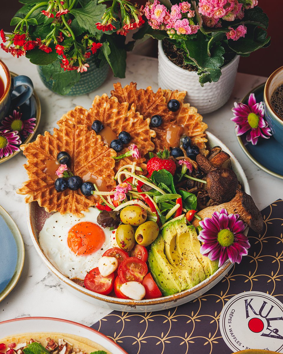 Kula_UK's tweet photo. A gorgeous brunch on a brilliantly sunny day like this is the definition of #SundayBliss 💕🌼 #BreakfastPlate #Mayfair https://t.co/JApaTafXVC