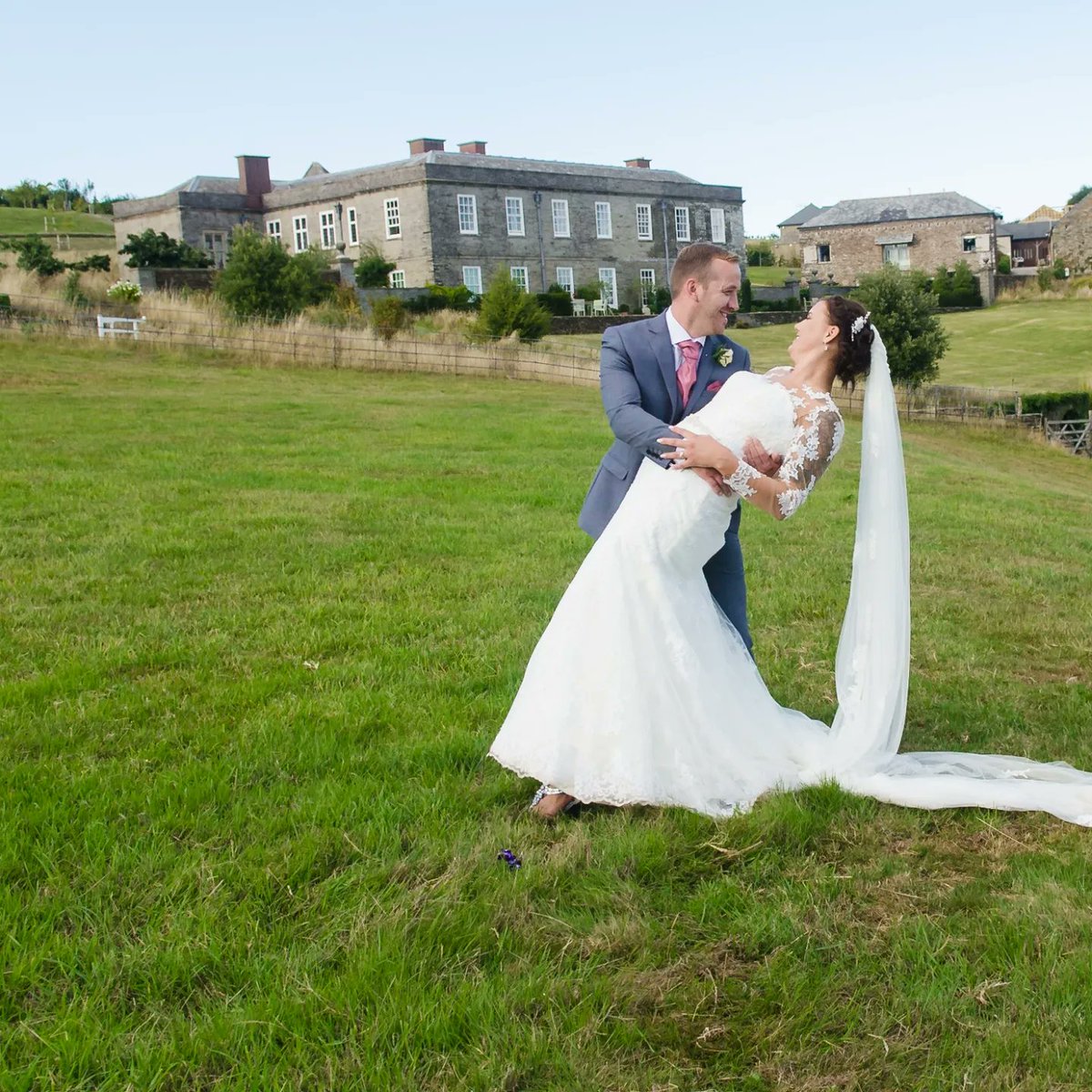 SH_Photographi's tweet photo. Are you looking for a wedding photographer if so I have dates still available for 2022 and 2023.  #devonwedding #weddingsdevon #southdevonwedding https://t.co/OR8lsI5vU7