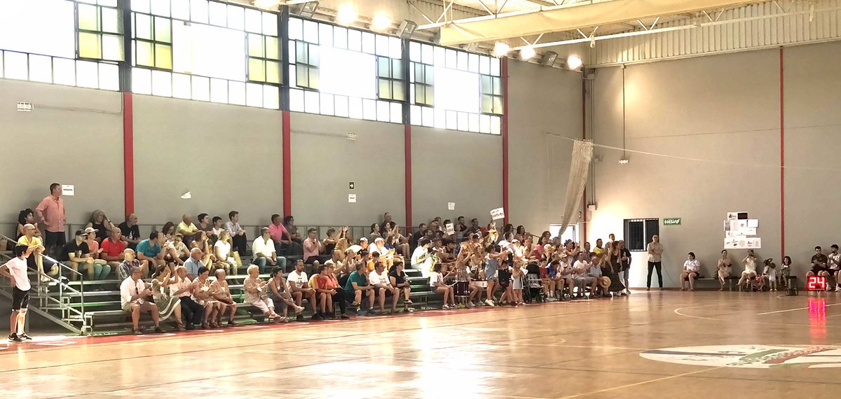 FABGranada's tweet photo. La afición otro jugador mas en pista para los equipos
🏆¡¡ 📣 Final Minibasket Mixto Preferente!!
🏀 CB SANTA FE @clubbasketstf 🆚 Punto y Aparte CB Churriana @CBChurriana
#FABGrFMM
📱 #AficiónFAB https://t.co/E6gcPn0hXU…
#Valorcesto https://t.co/kpcbGTtm6U