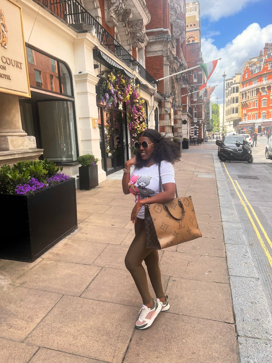 thenanaaba's tweet photo. 🤔 https://t.co/hj1YdtK7BJ