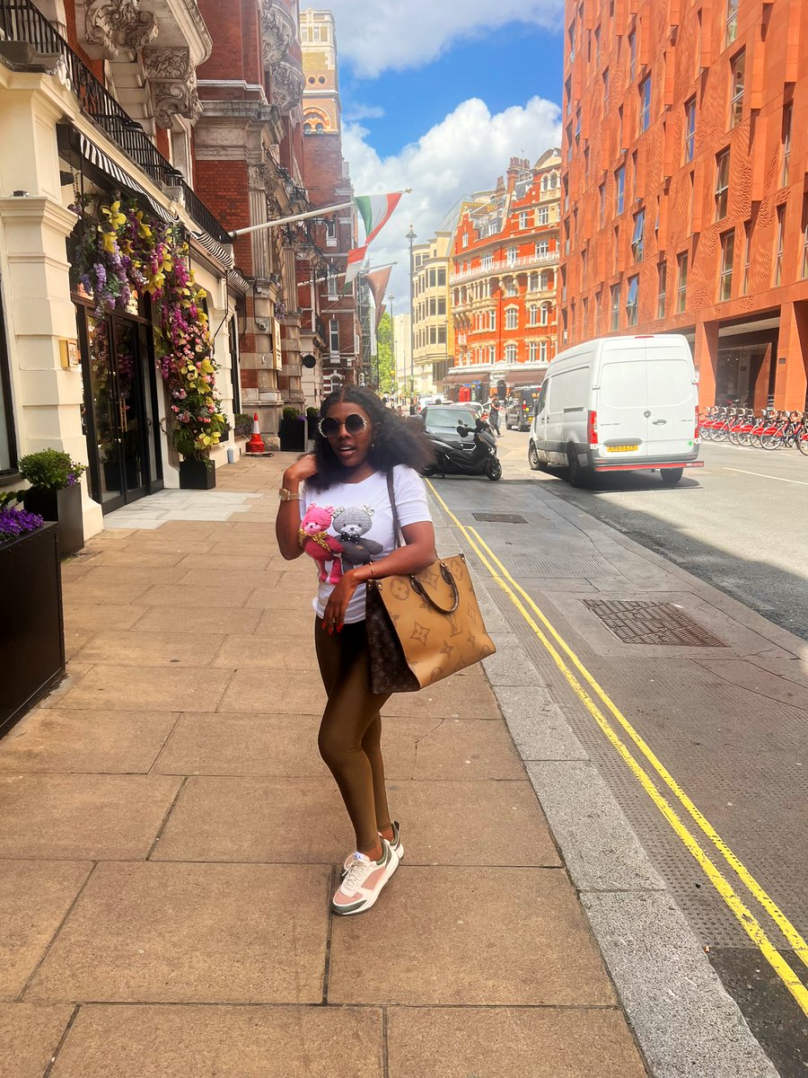 thenanaaba's tweet photo. 🤔 https://t.co/hj1YdtK7BJ