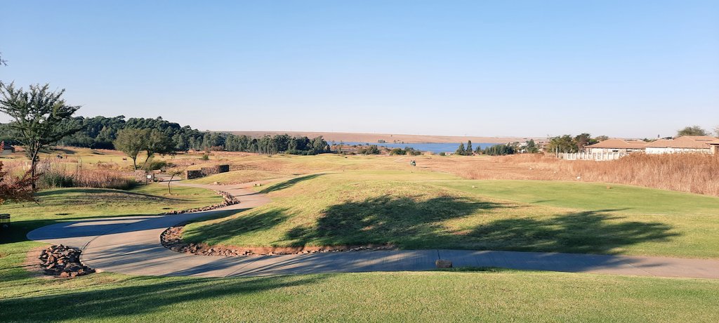FelicityShiba's tweet photo. One of my favourite things is discovering new golf gems. Say hello to the tricky yet forgiving and lovely @Bankenveld_Golf.
A smaller-nyana gem just a stone throw away in Witbank. A stop over to Mpumalanga. A warm up course on the way to the big guns...β³οΈππΎββοΈπ
#TGGD #FlagCollected https://t.co/C5fmIdrktz