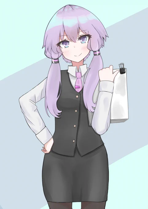 スーツをビシッと着こなしてテキパキな感じのゆかりさん 
