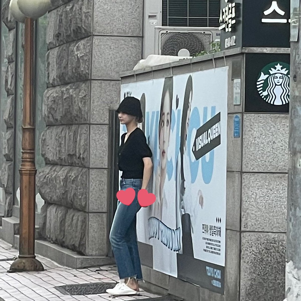 itgirltzus's tweet photo. OH MY GOD IM CRYING 🥹🥹🥹 TZUYU STARTED TO VISIT THE DIFFERENT BIRTHDAY PROJECTS FOR HER! PLEASE SHE IS SOO PRECIOUS 😭😭😭 https://t.co/YQdinnR0uu