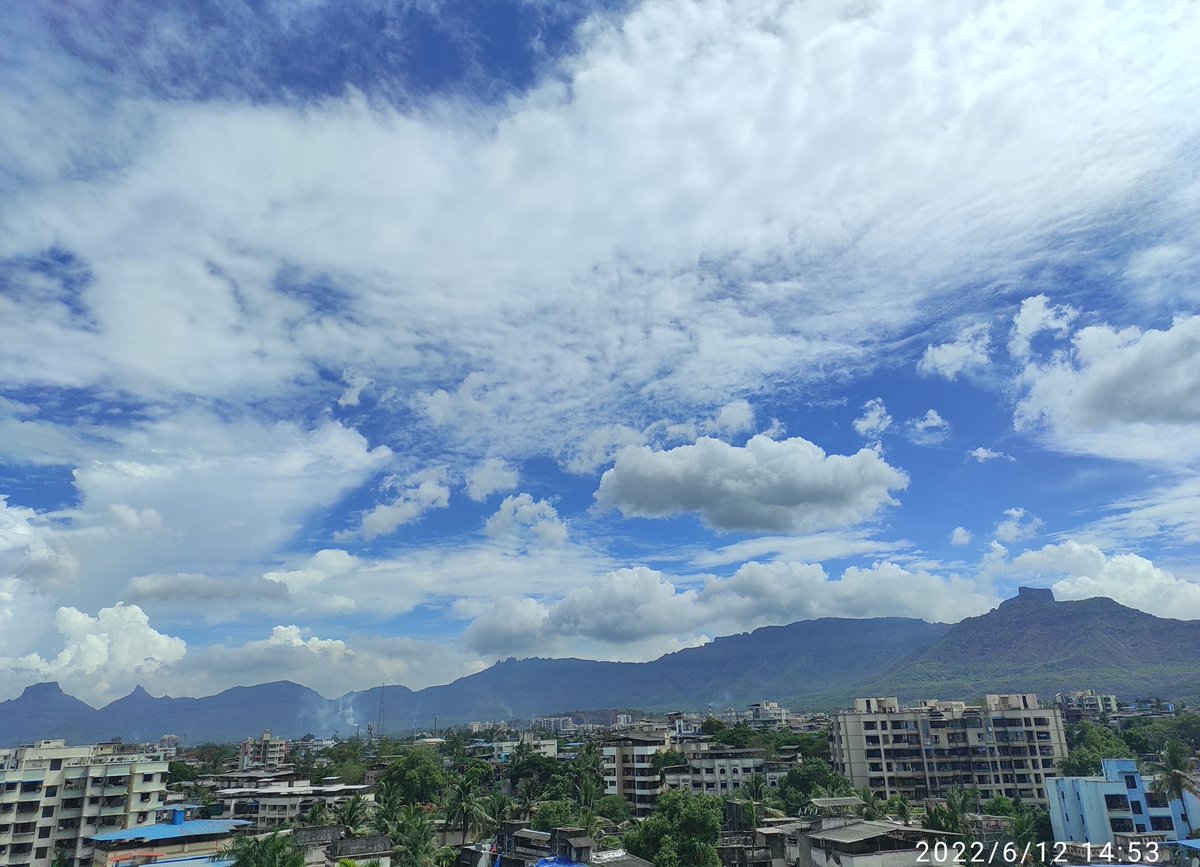 meet_abhijit's tweet photo. Pre #Monsoon beauty of #Skies from #Badlapur
Entire #WesternGhats ridge from #Khandala to #Bhimashankar to #Gorakhgad to #Mahuli #Killa of #Asangaon visible with 60km #visibility
with local #Tahuli to #Chanderi the #Matheran range having 4K clarity
Nice picturesque #weather 🏞️ https://t.co/TiP95MMUuD
