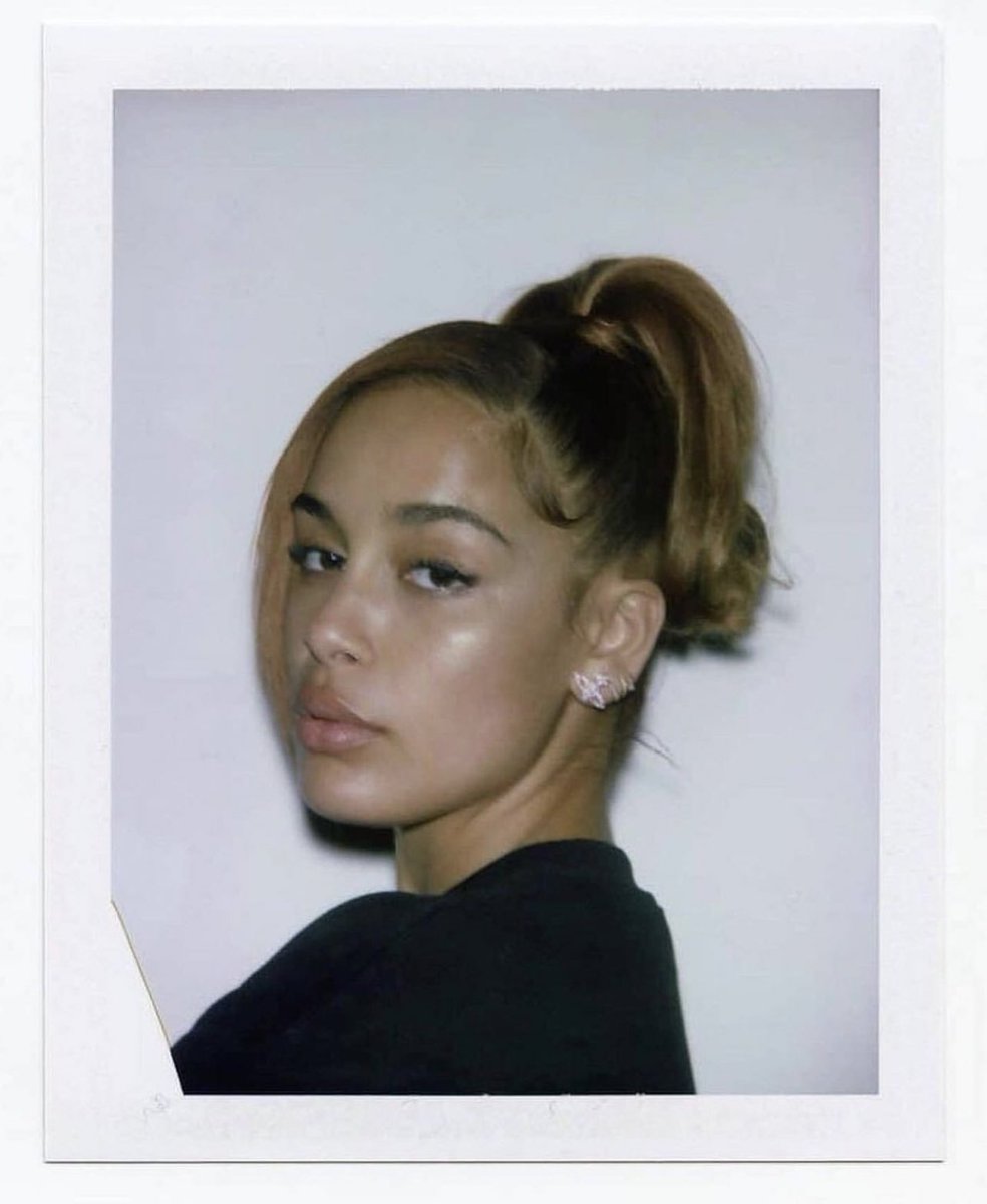 StreetFashion01's tweet photo. Places+Faces Polaroids🖤 https://t.co/2Mm9bcCOr3