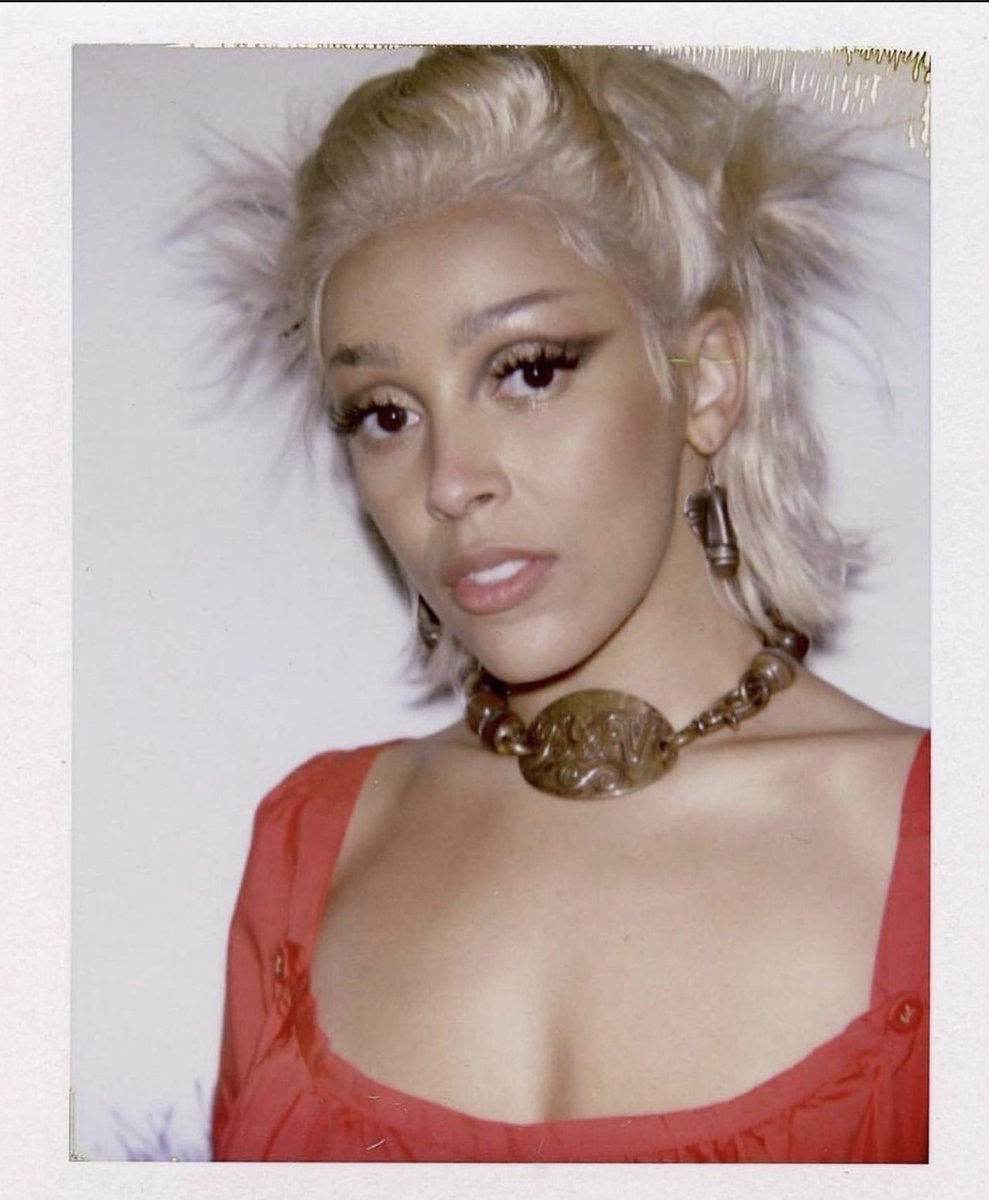 StreetFashion01's tweet photo. Places+Faces Polaroids🖤 https://t.co/2Mm9bcCOr3