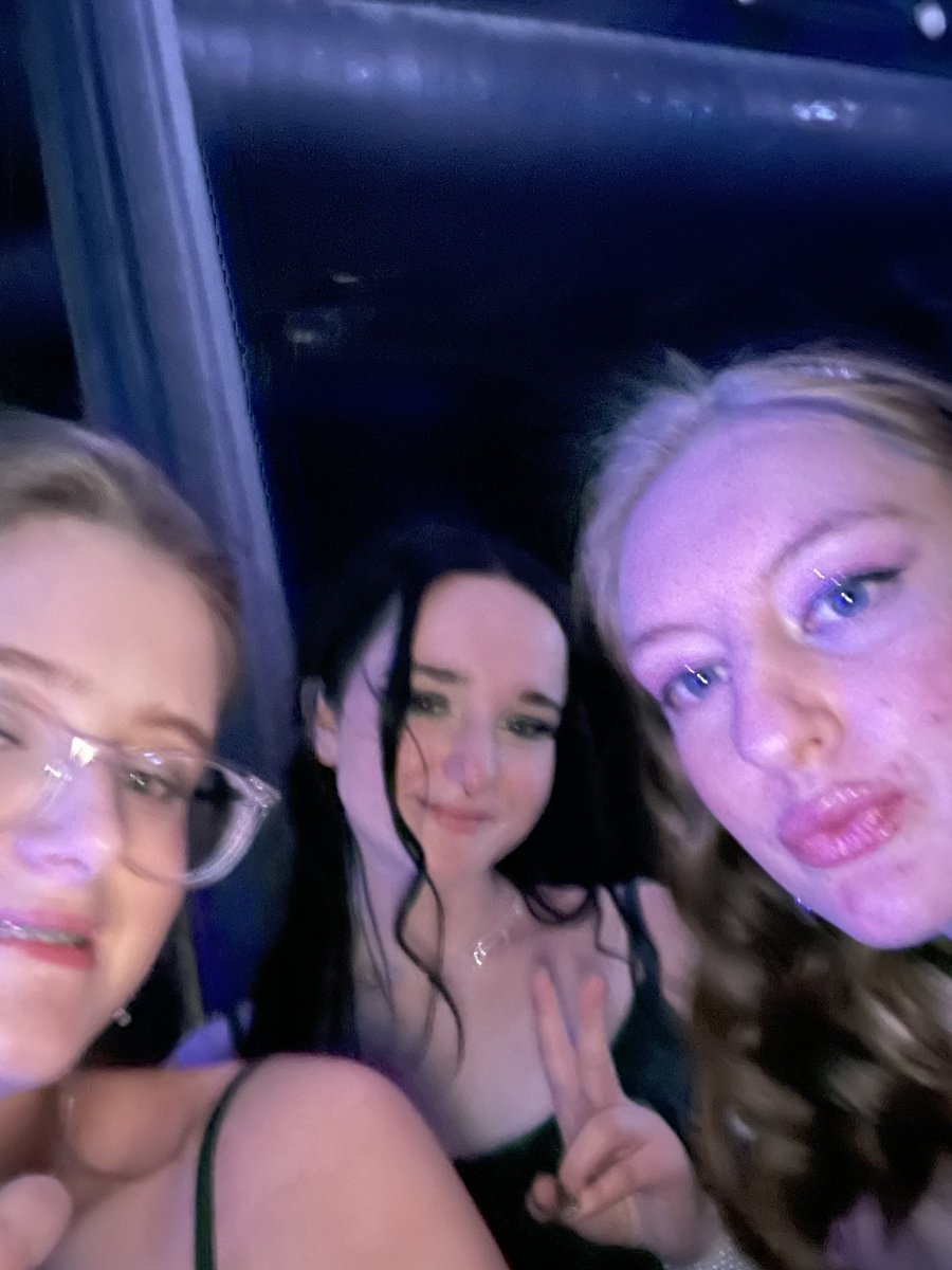 inclusivists_BA's tweet photo. The only prom photo of the girls 
#prom2022 https://t.co/ILKZvnK77E