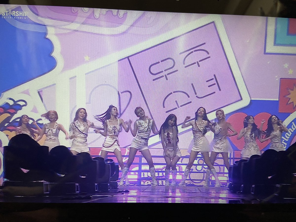 neverreveluv21's tweet photo. 今気づいた、この衣装の装飾の色、魔法学校期の学年別に色分けられてるよ
#WJSNinWONDERLAND #WJSN #savemesaveyou https://t.co/s3AOql2Jd2