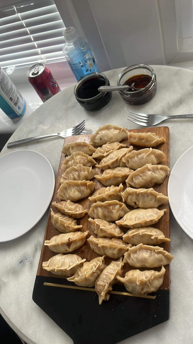 MissIrving5's tweet photo. These took a ridiculous amount of time and were 100% worth it🤤 🥟 https://t.co/8zNIfqN2hY