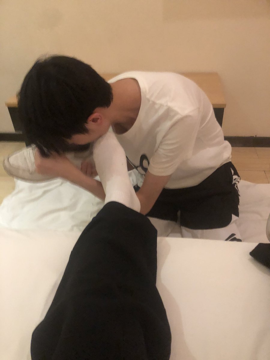 DY10459972's tweet photo. #脚淫 #舔腳 #踩JJ 骚狗喜欢的另类玩法 https://t.co/HL3zy5AybL