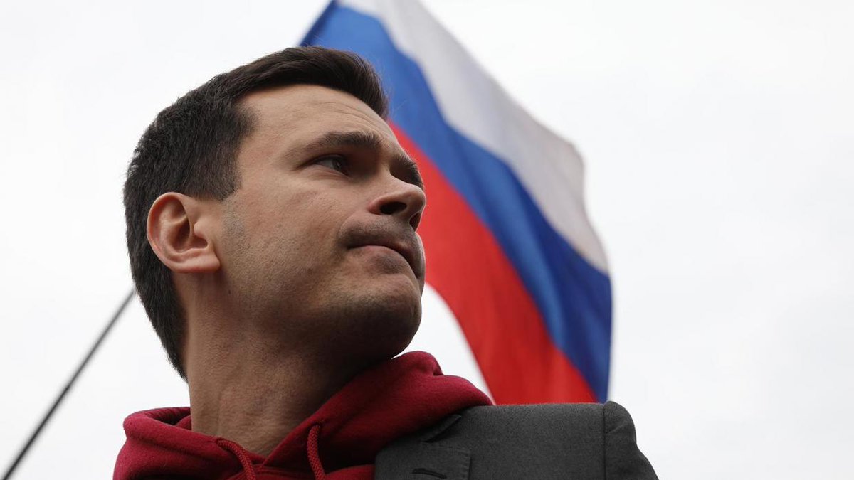 IlyaYashin's tweet image. Я люблю Россию.

Хочу, чтобы она была дружелюбной и открытой миру. Чтобы вместо захвата чужих территорий, развивала свои. Чтобы не перемалывала жизни ради «великих целей», чтобы люди здесь могли жить счастливо и свободно.

Верю, что однажды моя страна станет такой. С днем России!