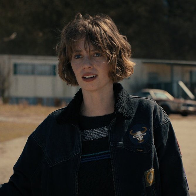 undercoverfren's tweet photo. i just know that nancy wheeler is madly in love with robin’s silly curly hair because https://t.co/KuRbkPtfi1